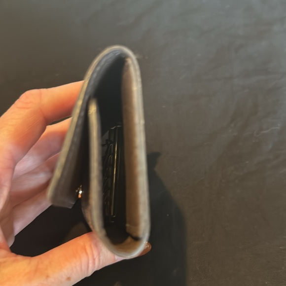 Authentic Louis Vuitton key holder - Picture 3 of 6